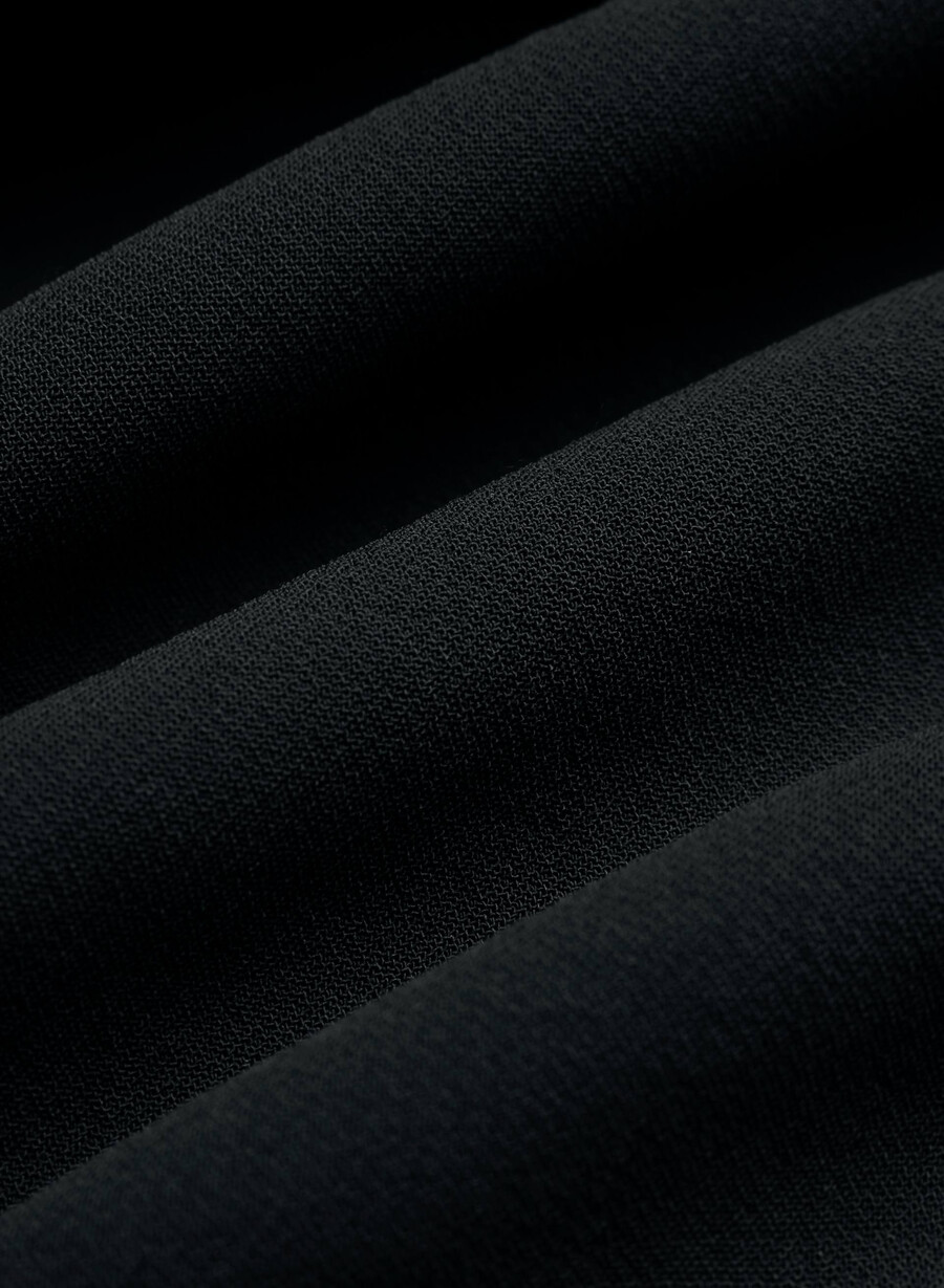 die mühelose hose mit niedrigem bund – crepette schwarz