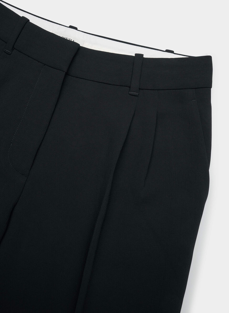 die mühelose hose mit niedrigem bund – crepette schwarz