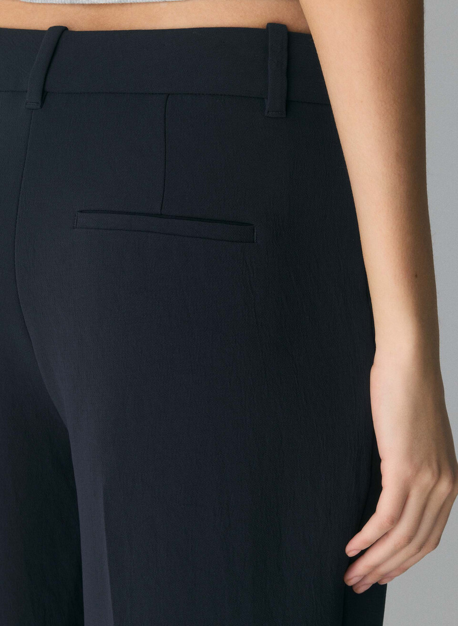die mühelose hose mit niedrigem bund – crepette dunkelblau