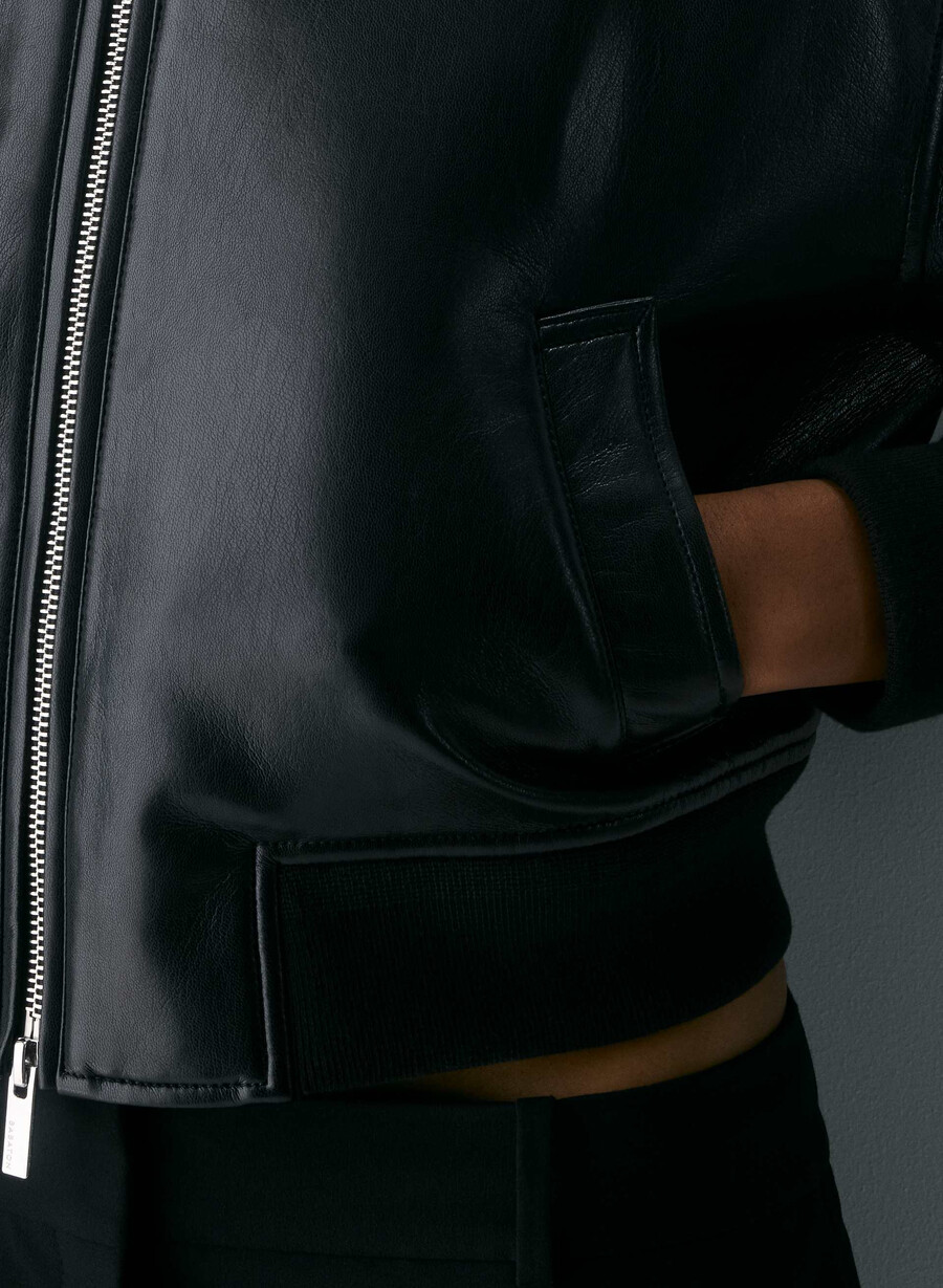 synergy bomberjacke – kunstleder schwarz