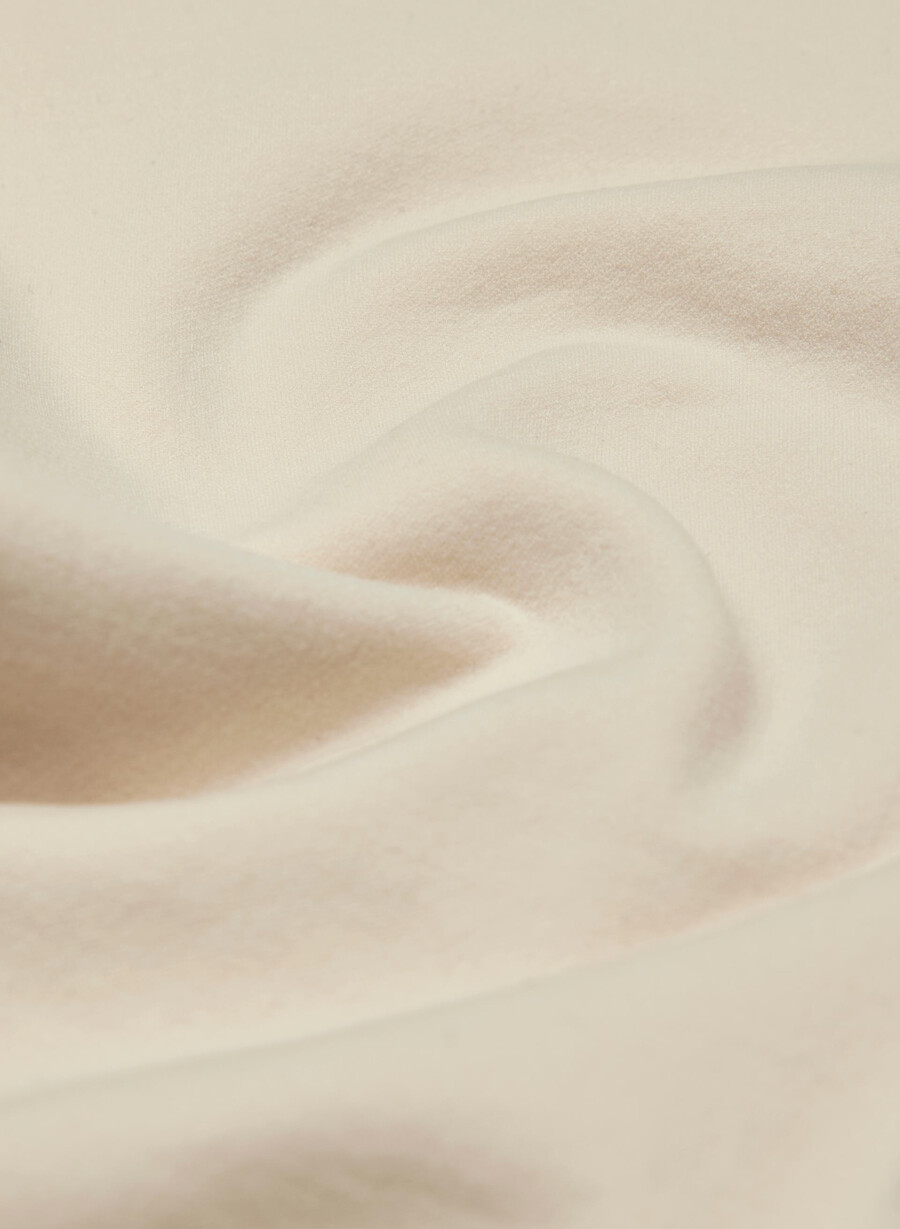 shapeenhance nahtloser ganzkörper-body mit rundumformung sandfarben