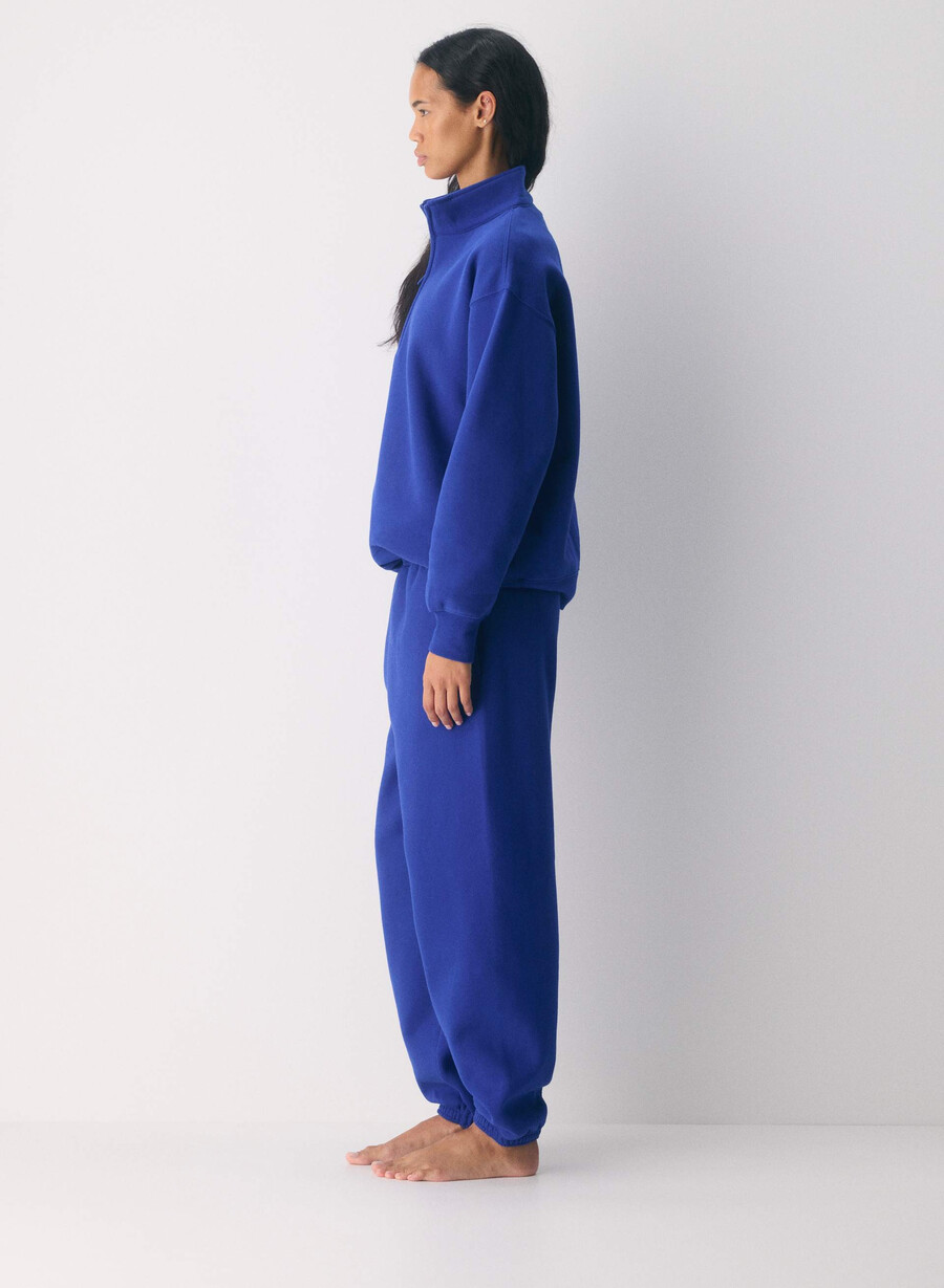 gemütlicher boyfriend-sweatfleece-pullover mit halbem reißverschluss in leuchtendem blau