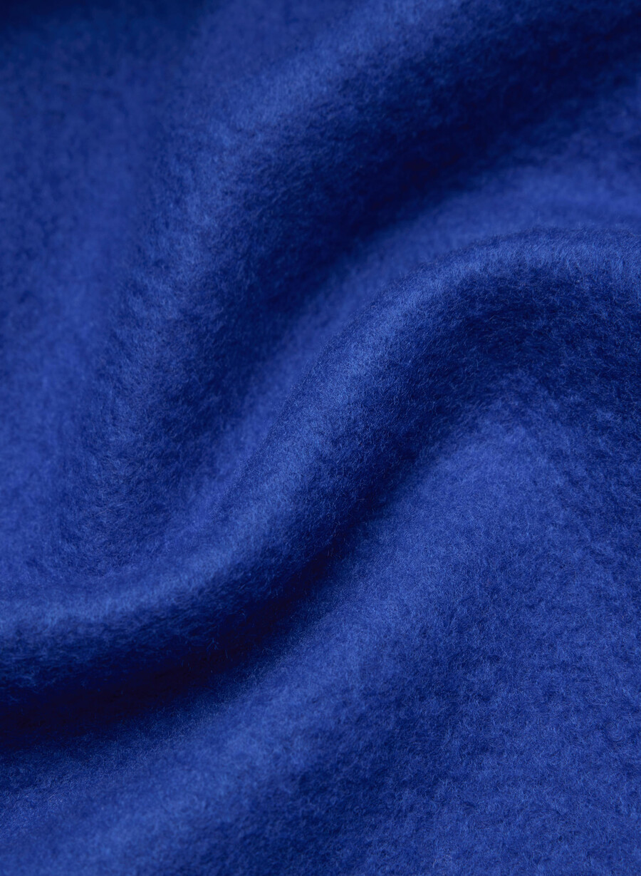 gemütlicher boyfriend-sweatfleece-pullover mit halbem reißverschluss in leuchtendem blau