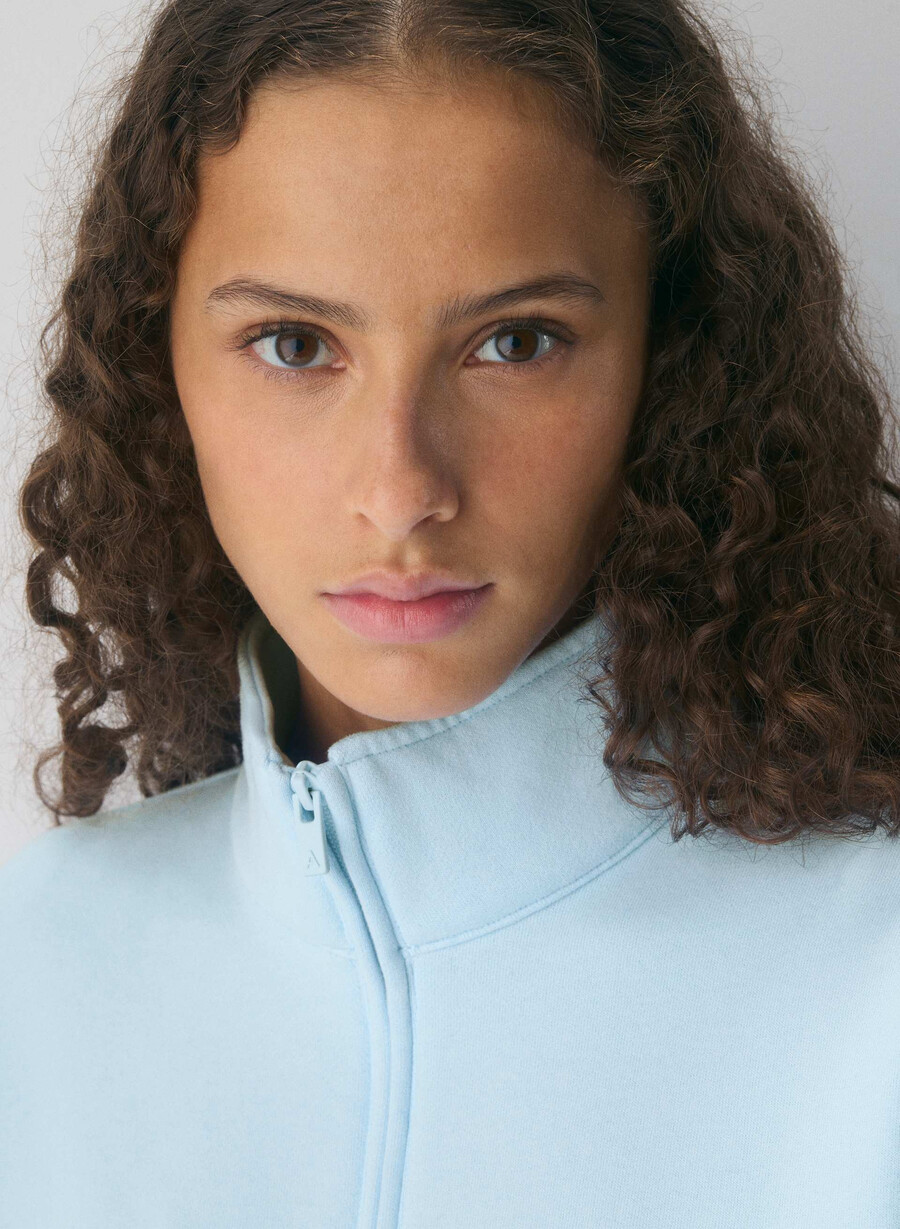 gemütlicher boyfriend-pullover aus sweatfleece mit halbem reißverschluss farbe villa blue