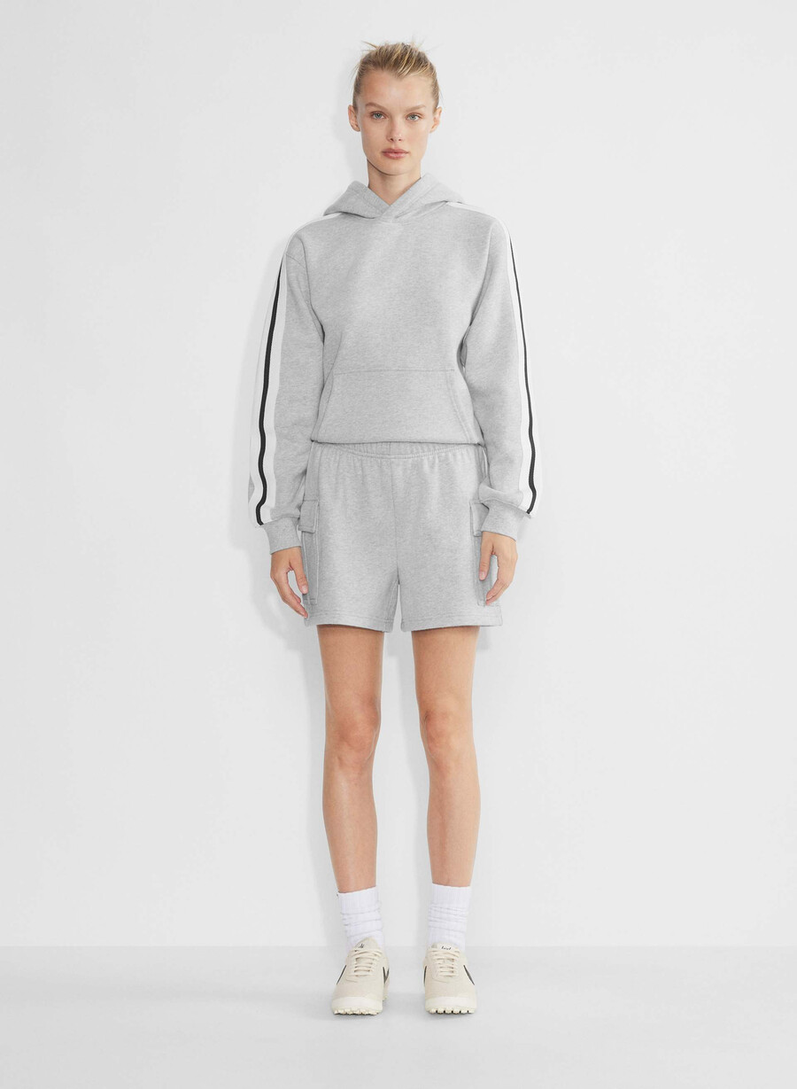kuschelige sweatfleece mega cargo mid-thigh shorts heather chrome