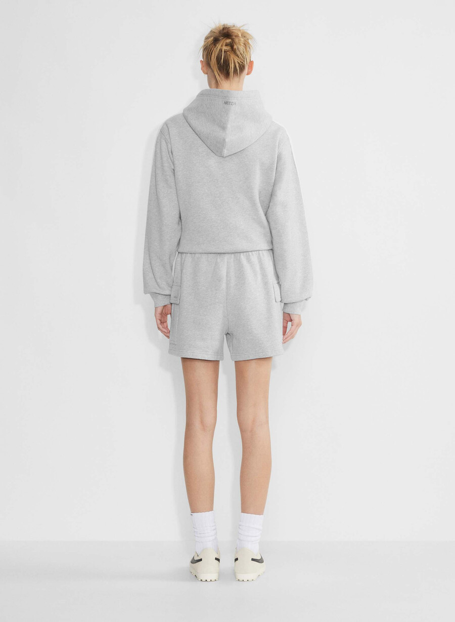 kuschelige sweatfleece mega cargo mid-thigh shorts heather chrome
