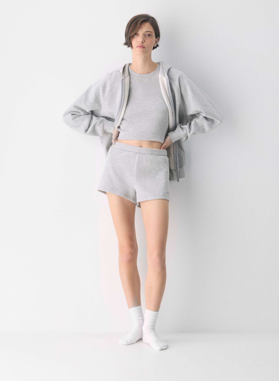 kuschelige sweatfleece-minishorts mit hohem bund heather chrome