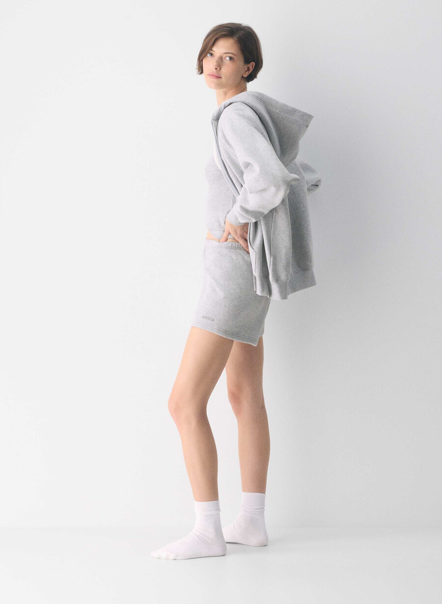 kuschelige sweatfleece-minishorts mit hohem bund heather chrome