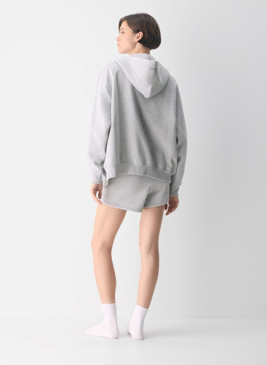 kuschelige sweatfleece-minishorts mit hohem bund heather chrome