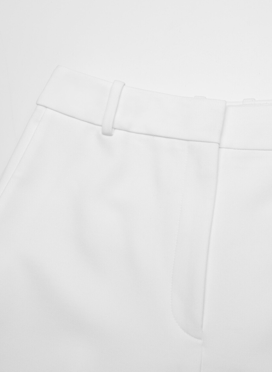 agenturhose weiss