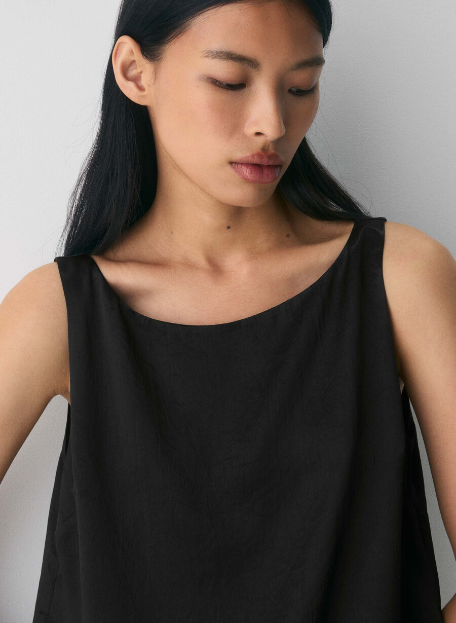 raffiniertes satin-top schwarz
