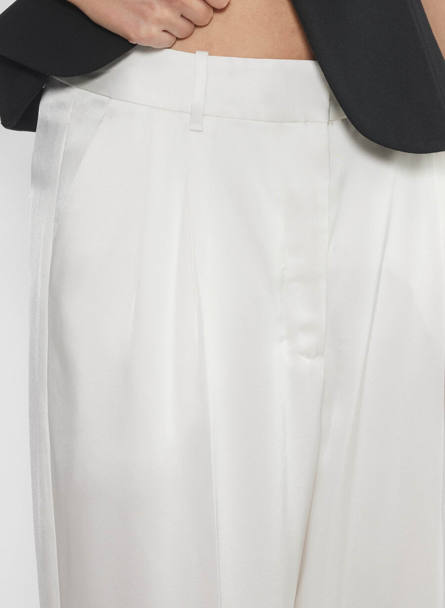 die effortless pant satin light birch