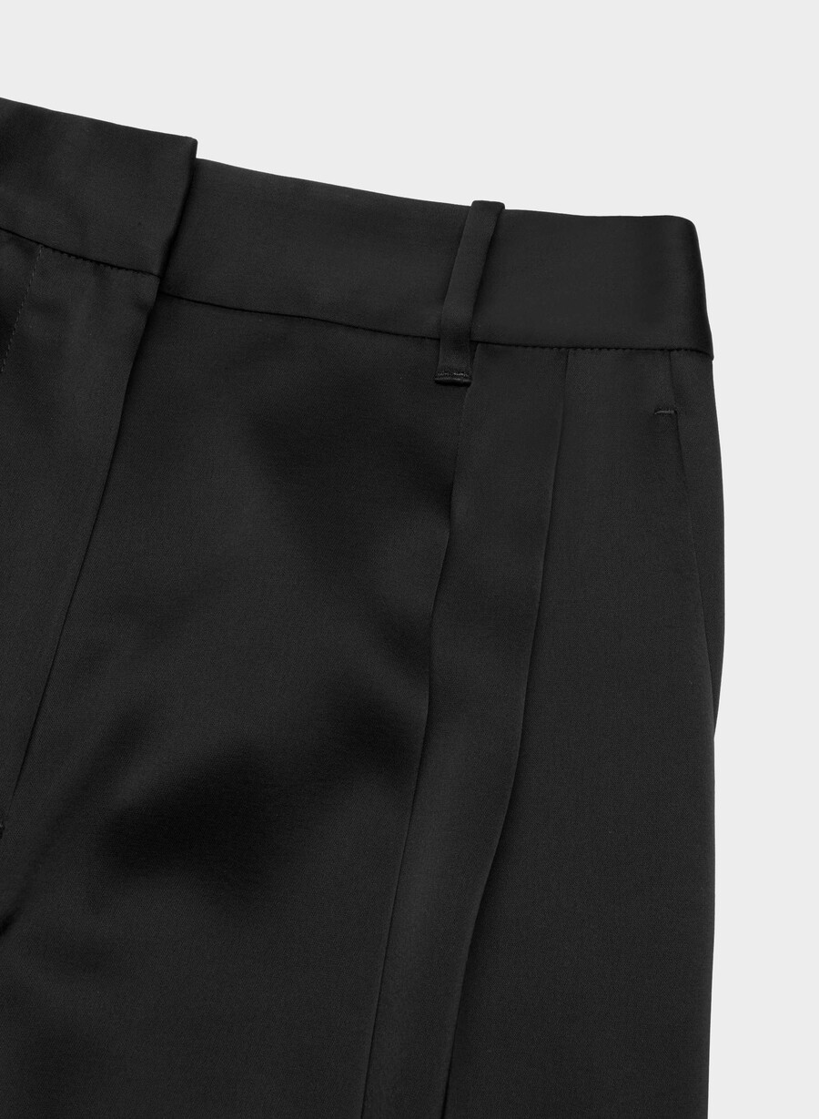die mühelose hose satin schwarz