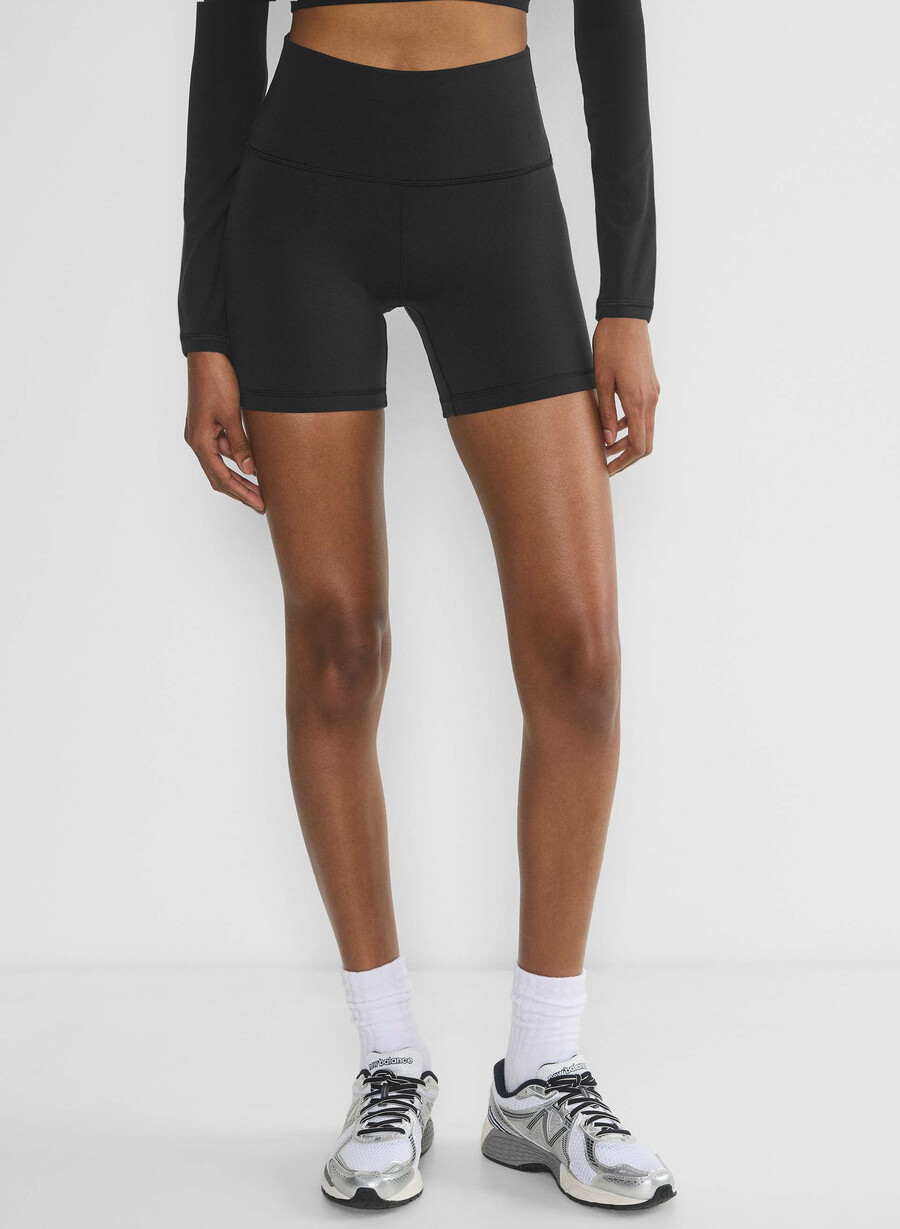 life cheeky hi-rise 5 short black