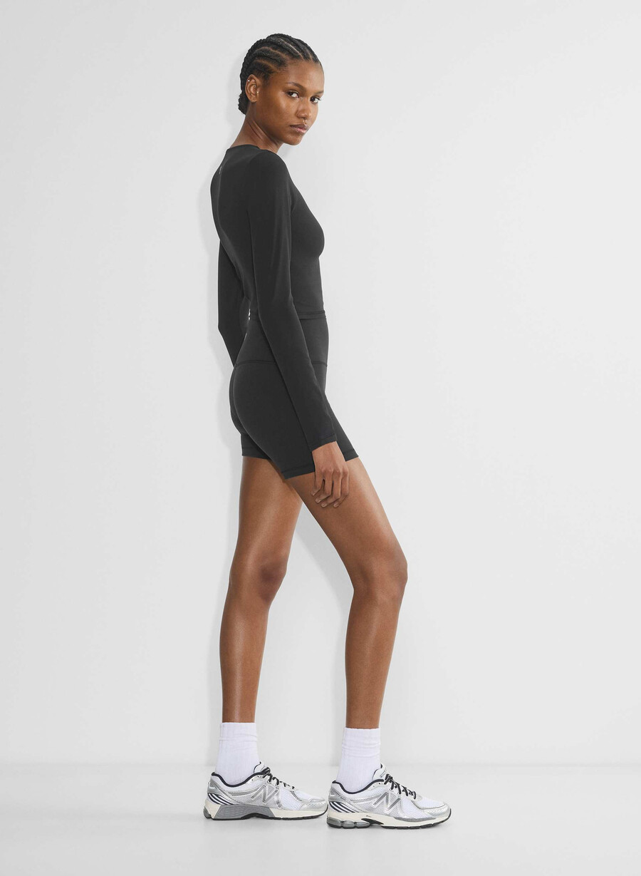 life cheeky hi-rise 5 short black
