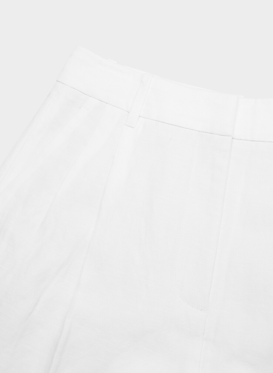 die mühelose short mid-thigh - cruiselinen weiss