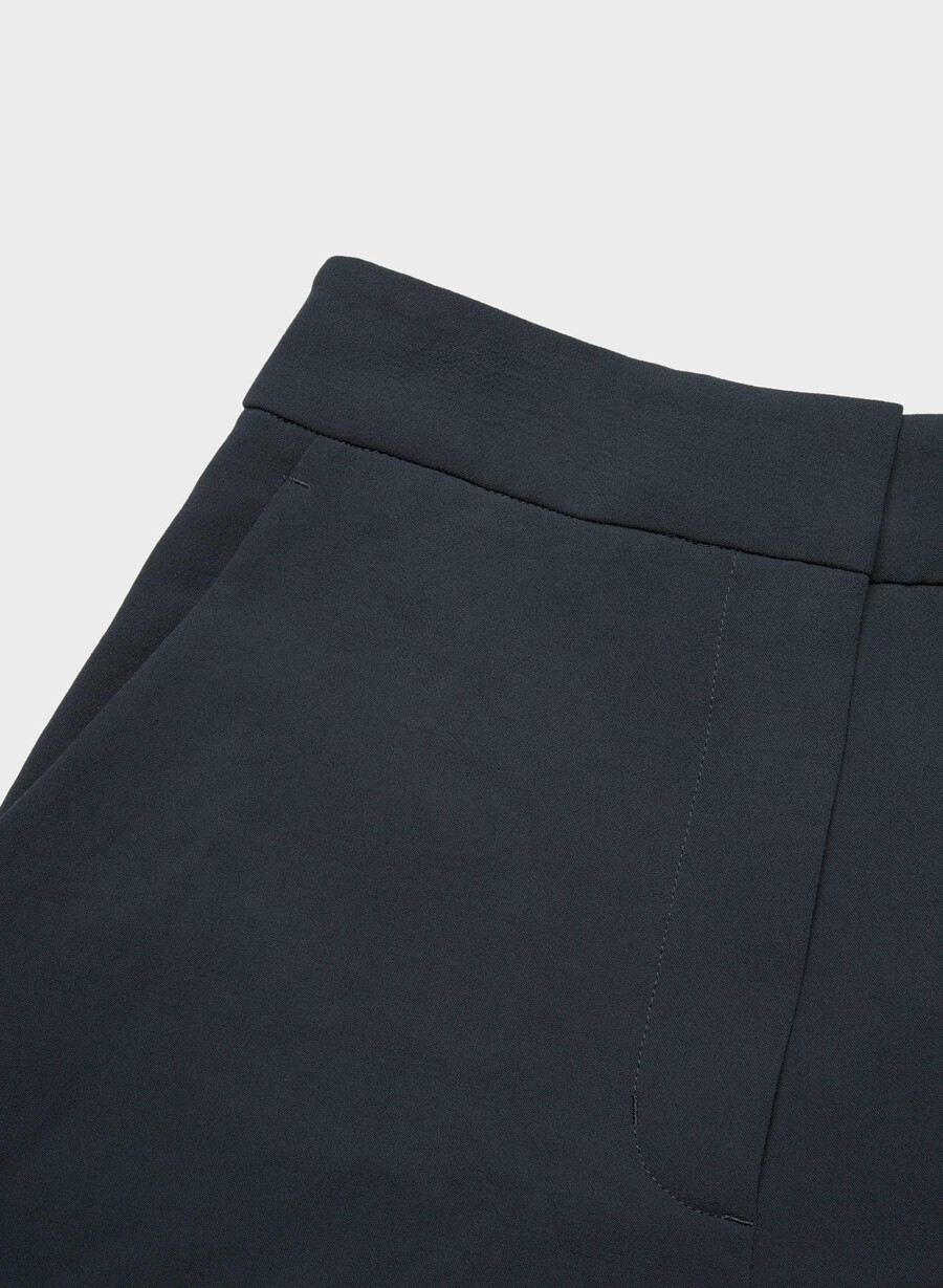 limitless short mid-thigh - crepette dark night navy