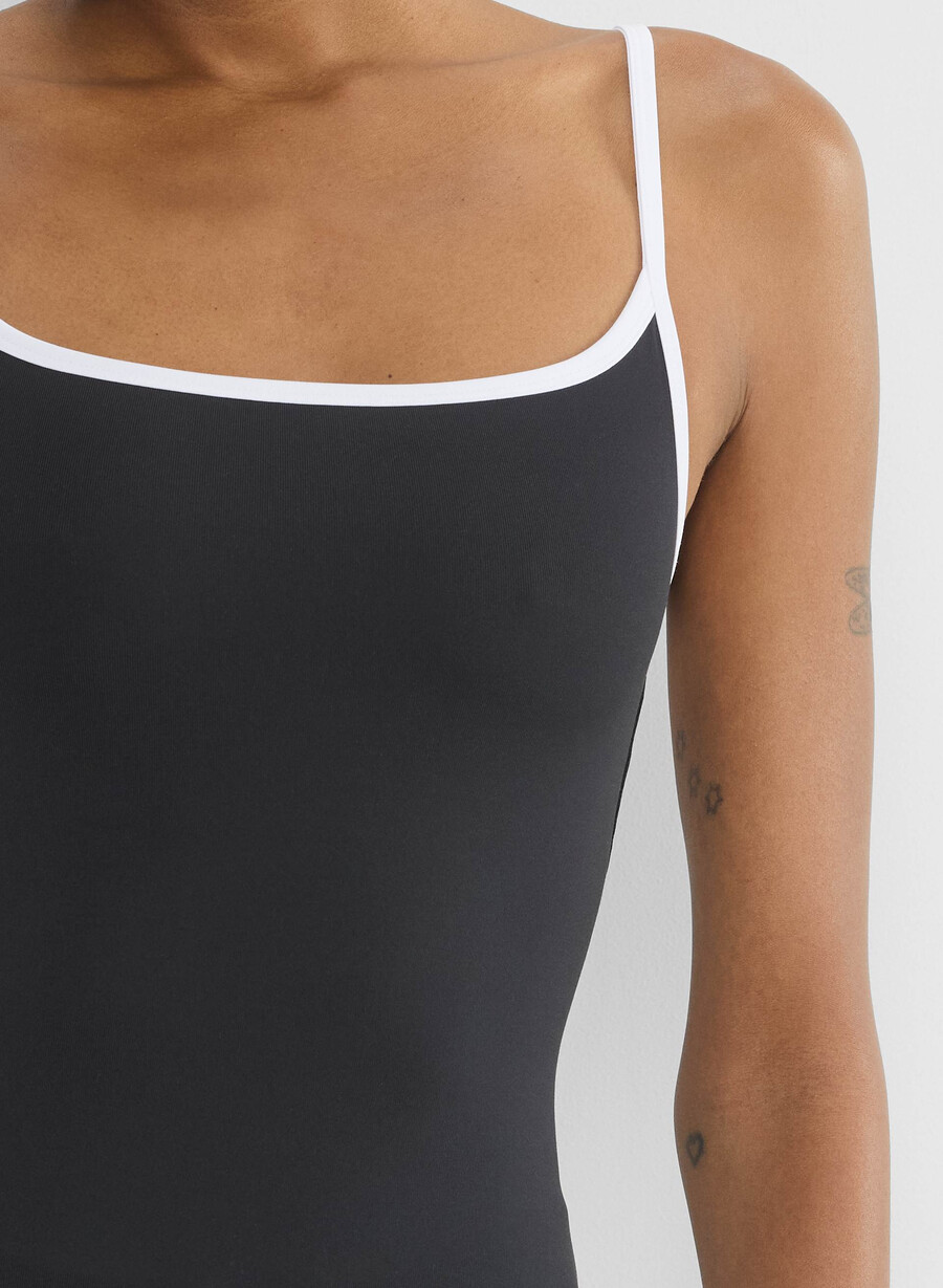original contour swoop cami tank schwarzweiß