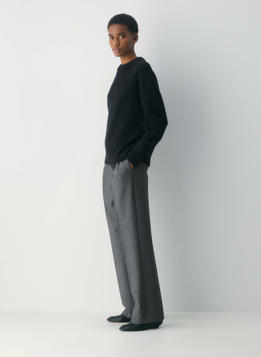 plüschiger kaschmir-oversize-pullover mit rundhalsausschnitt schwarz
