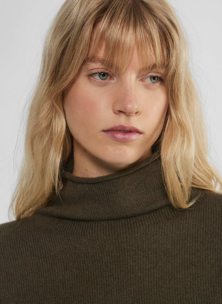 kaschmirpullover mit stehkragen dunkeloliv