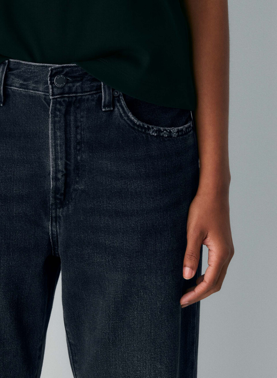 denim forum die 90er marlo hi-rise baggy jeans schwarzer eyeliner