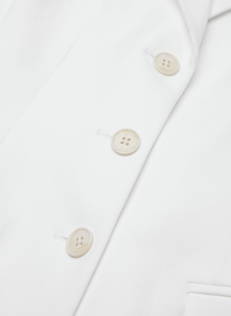 herausragender blazer – reessential white