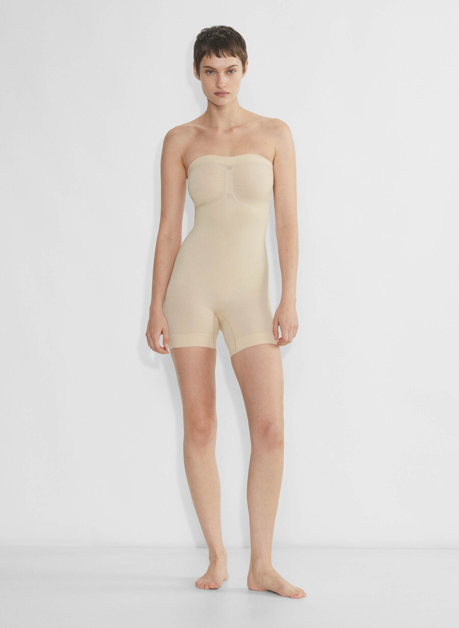 shapeenhance trägerloser jumpsuit sand