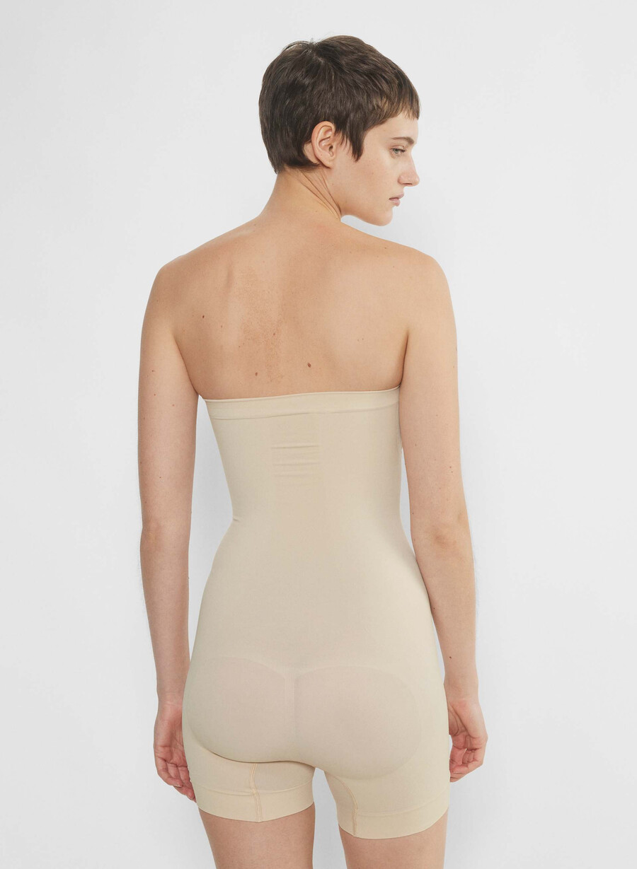 shapeenhance trägerloser jumpsuit sand