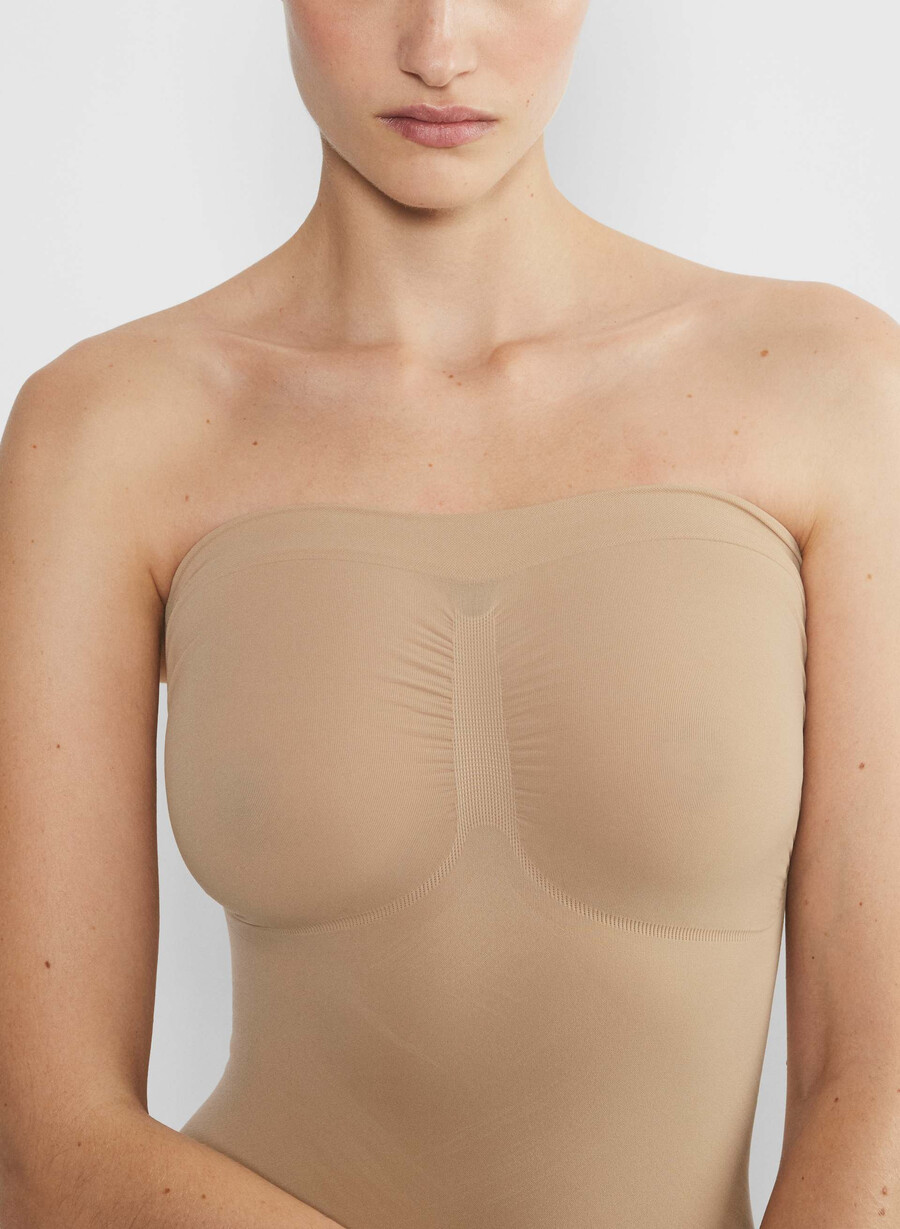 shapeenhance trägerloser jumpsuit soft tan