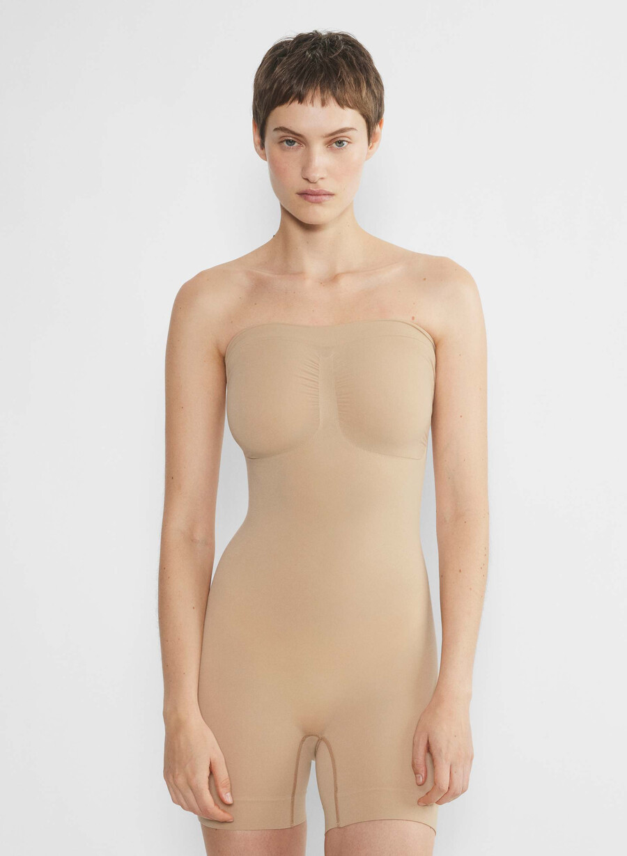 shapeenhance trägerloser jumpsuit soft tan