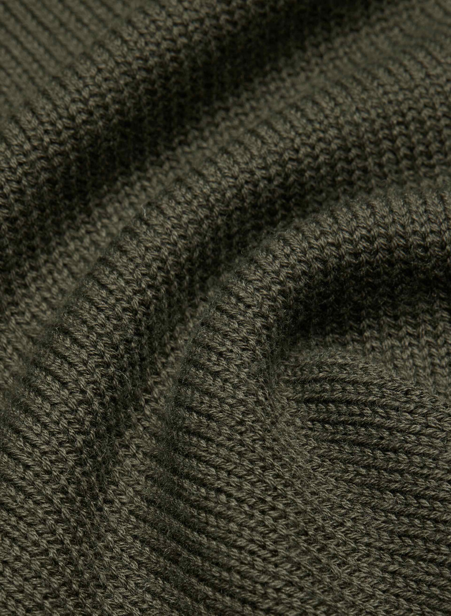 baskische strickweste dunkeloliv