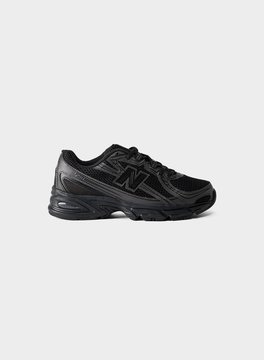 new balance 740 schwarzschwarz