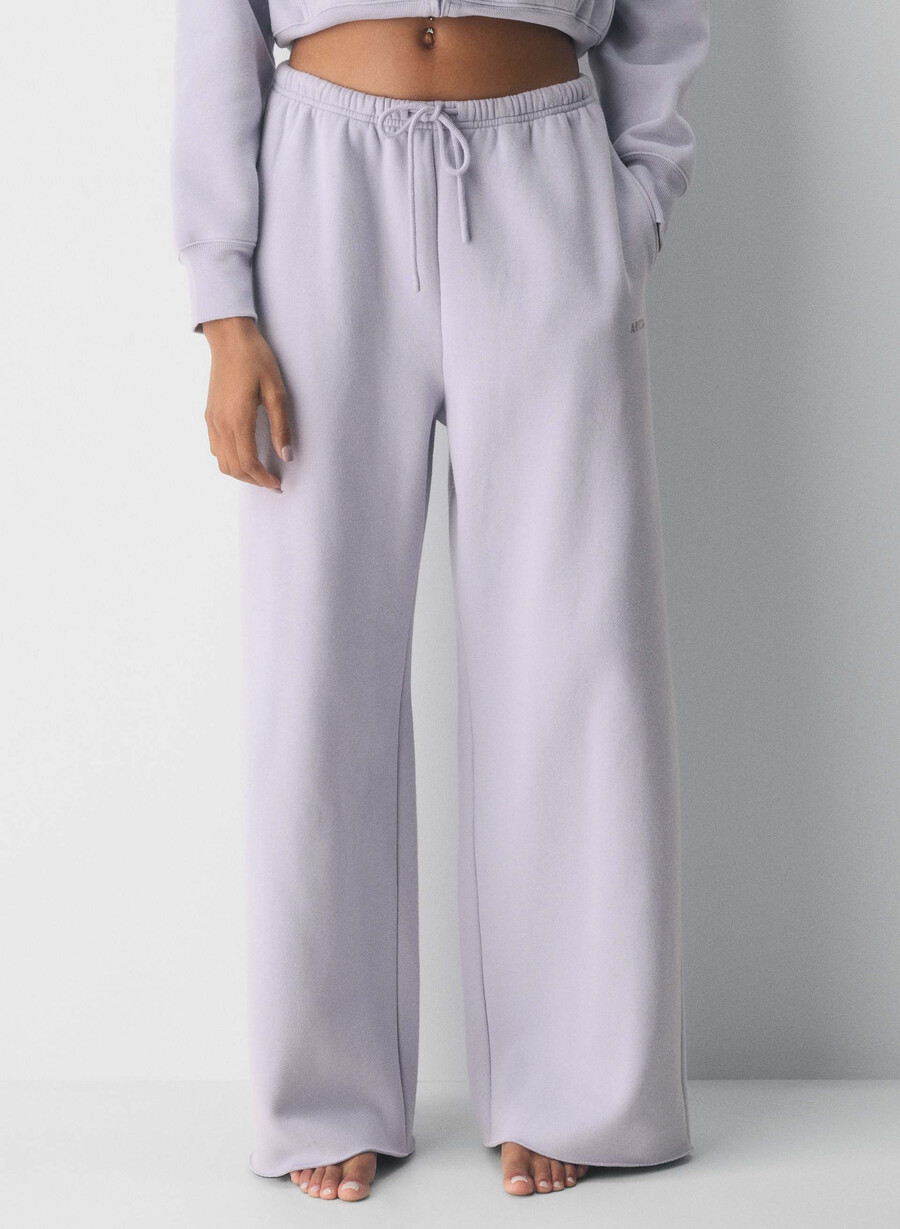 kuschelige mega flutter sweatfleece-sweatpants in wildblumen-lila