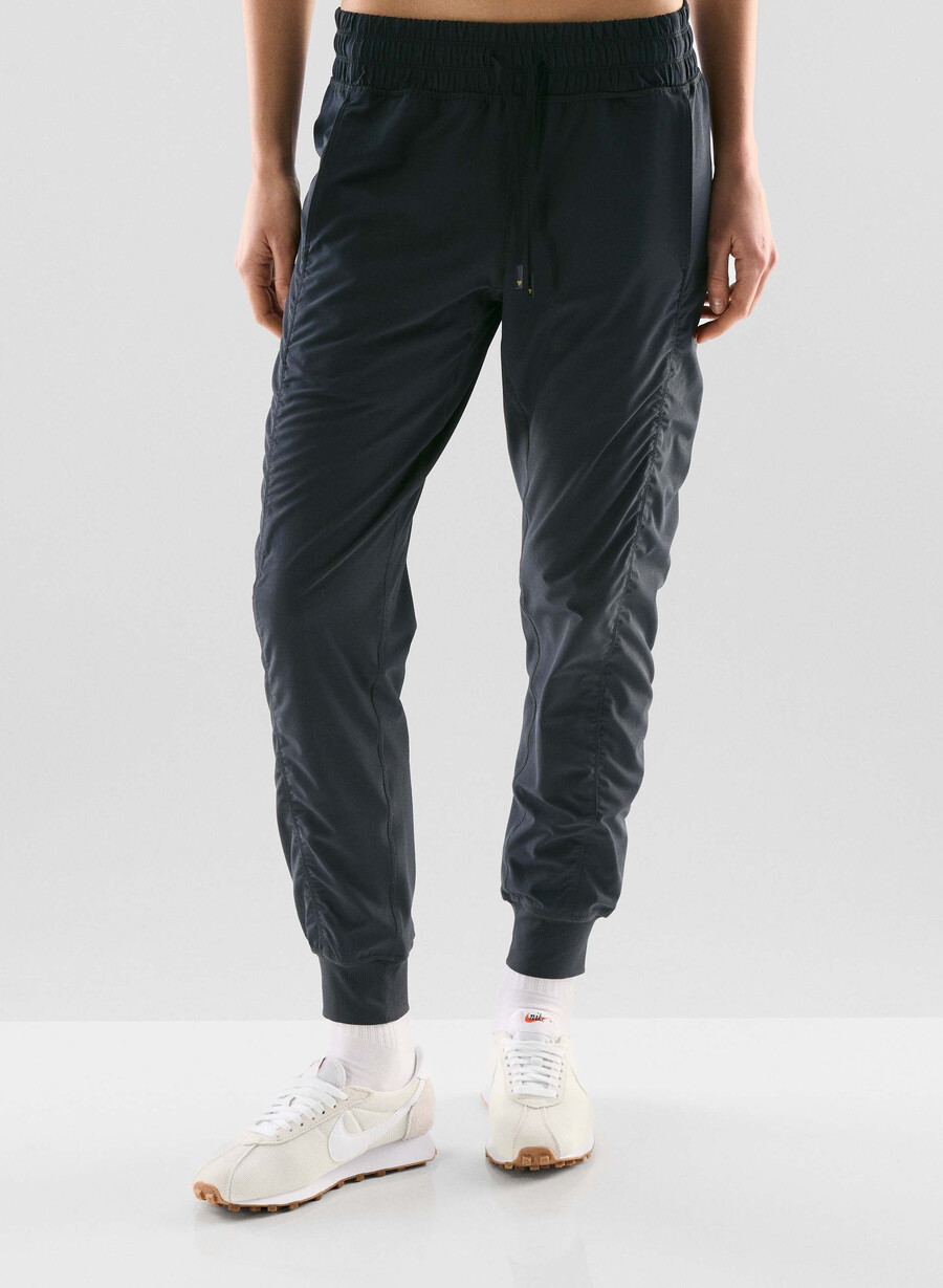 movetech kinetic jogger rich melanite black