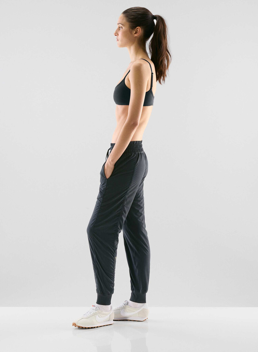 movetech kinetic jogger rich melanite black