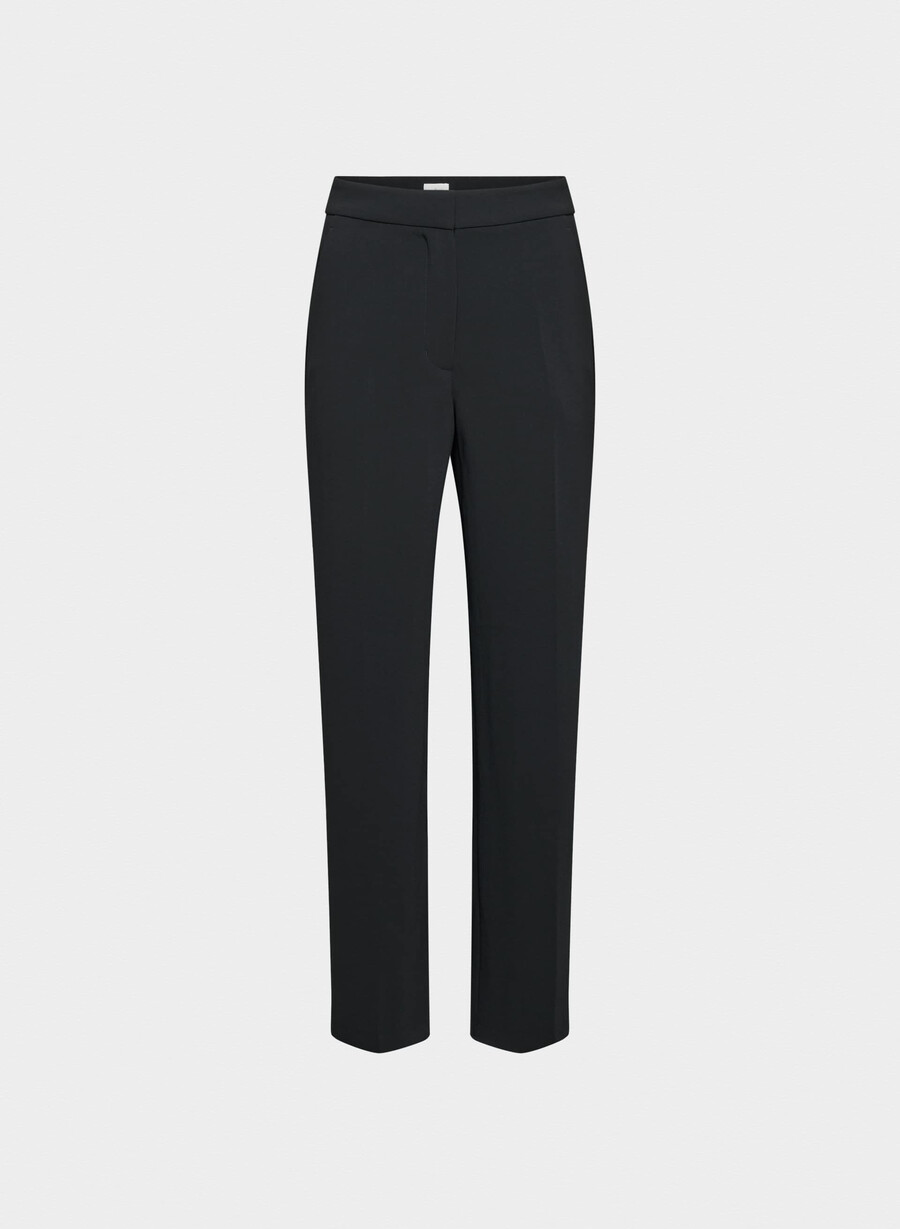 limitless pant curve-fit – krepp schwarz