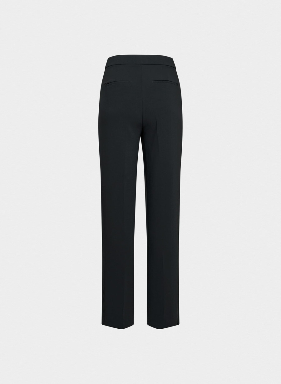 limitless pant curve-fit – krepp schwarz