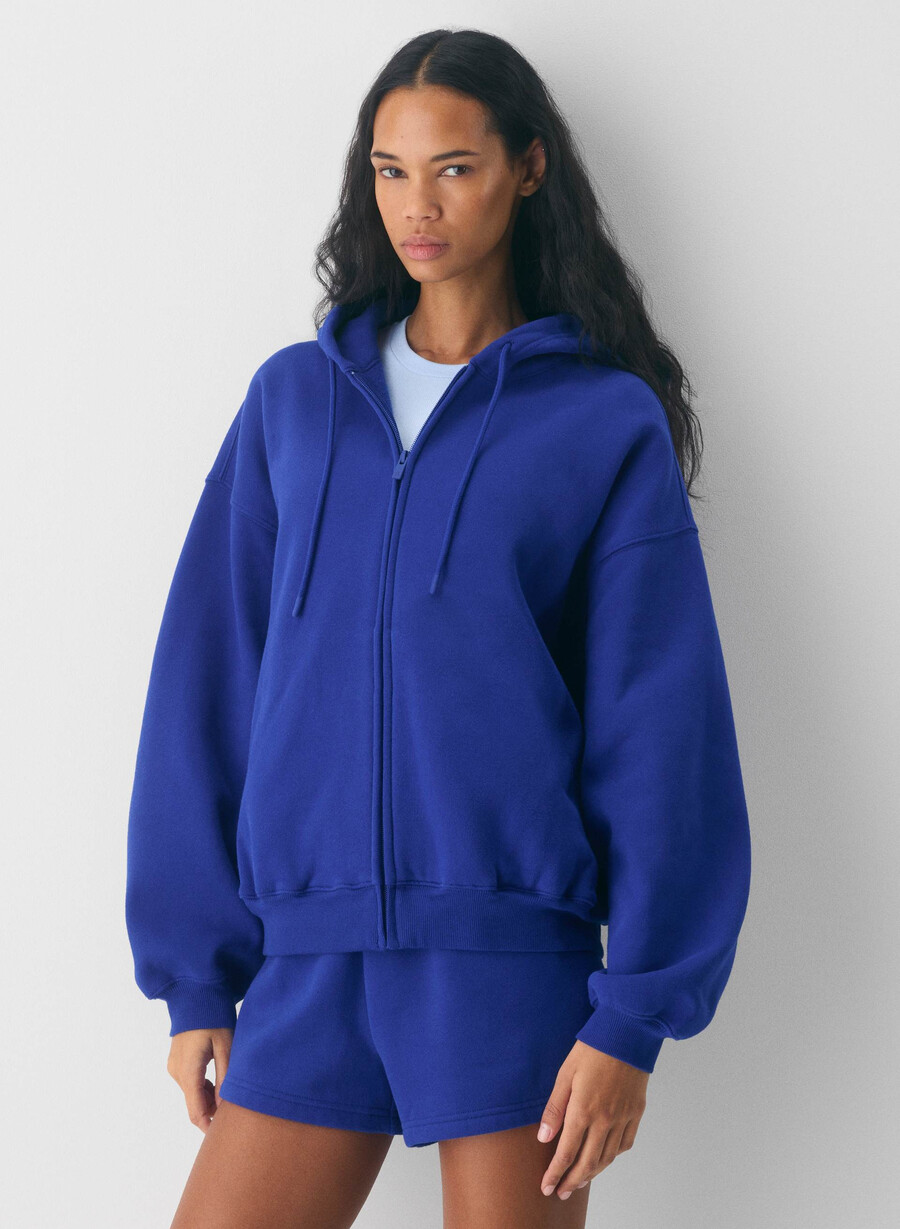 kuscheliger fleece-hoodie mit mega-reißverschluss in flammenblau