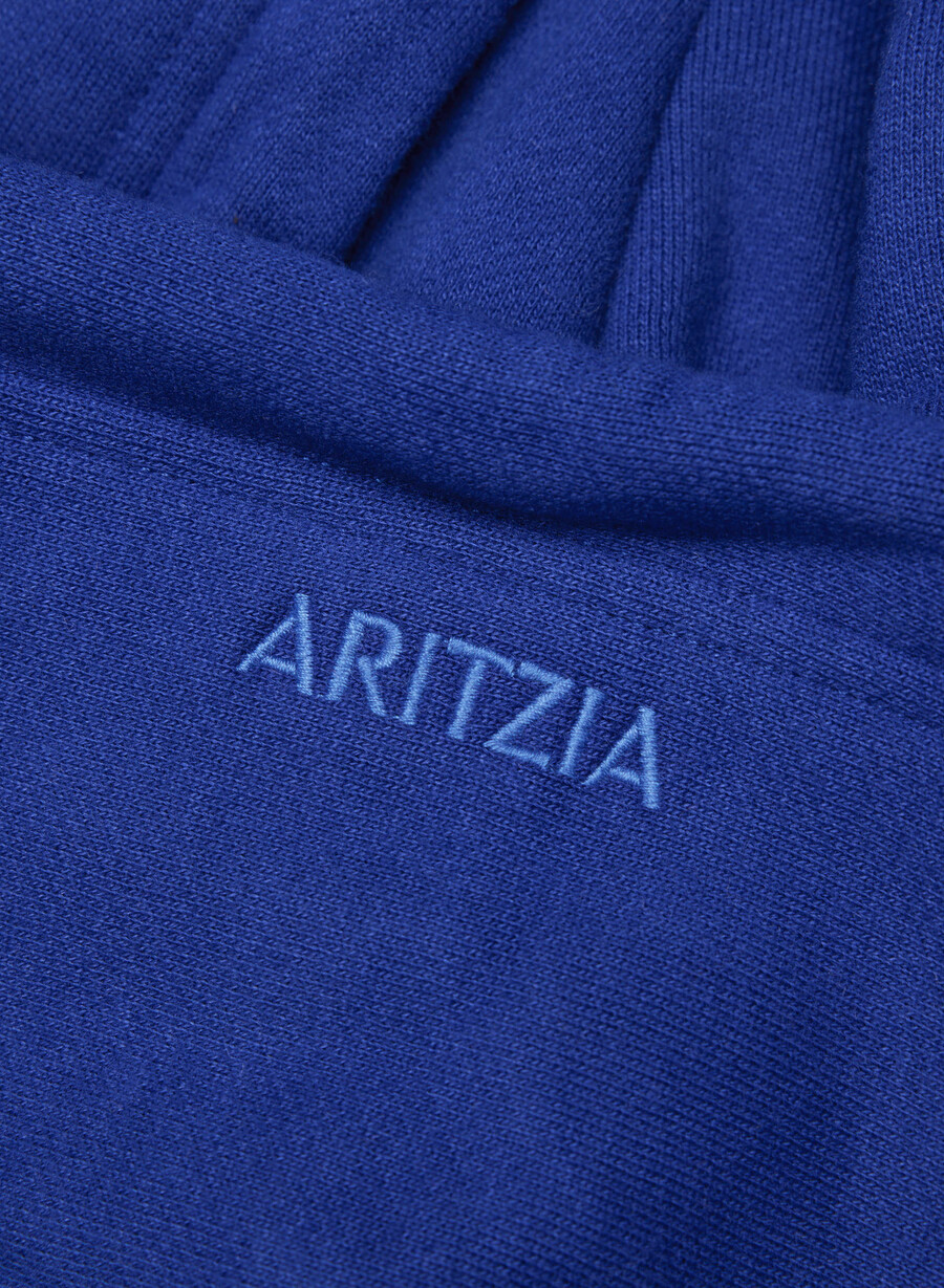 kuscheliger fleece-hoodie mit mega-reißverschluss in flammenblau