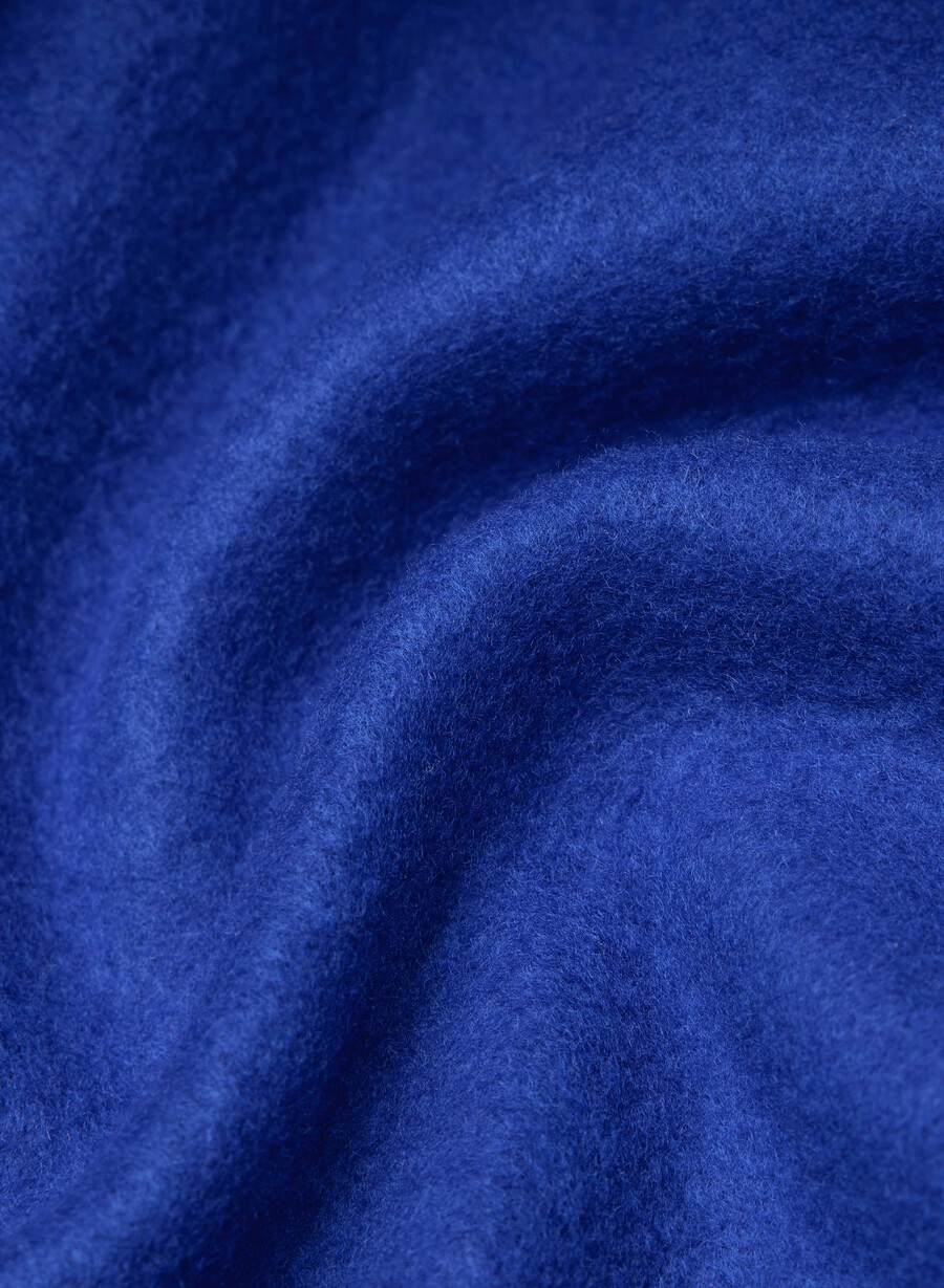 kuscheliger fleece-hoodie mit mega-reißverschluss in flammenblau