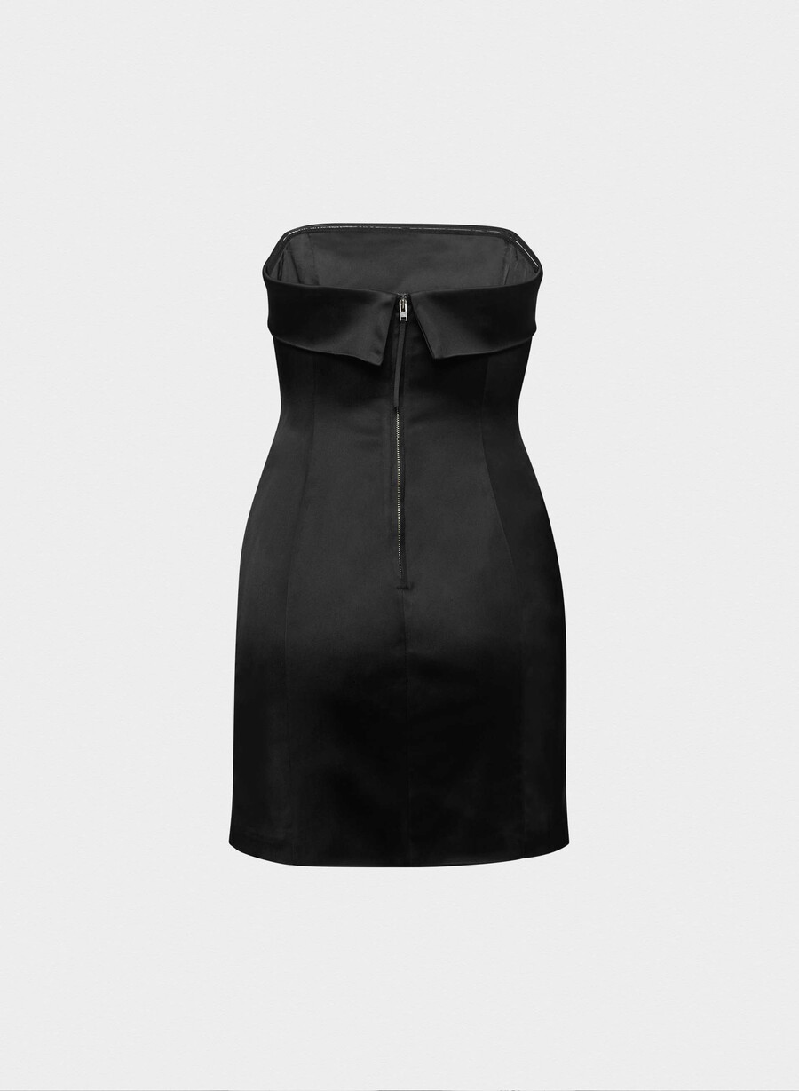 schwarzer schimmernder satin-schlauchkleid