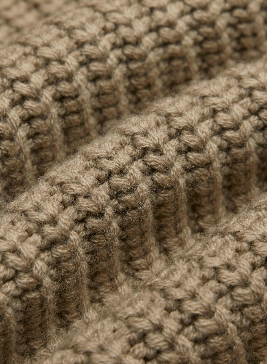 rundhals-wollpullover in taupe-beige