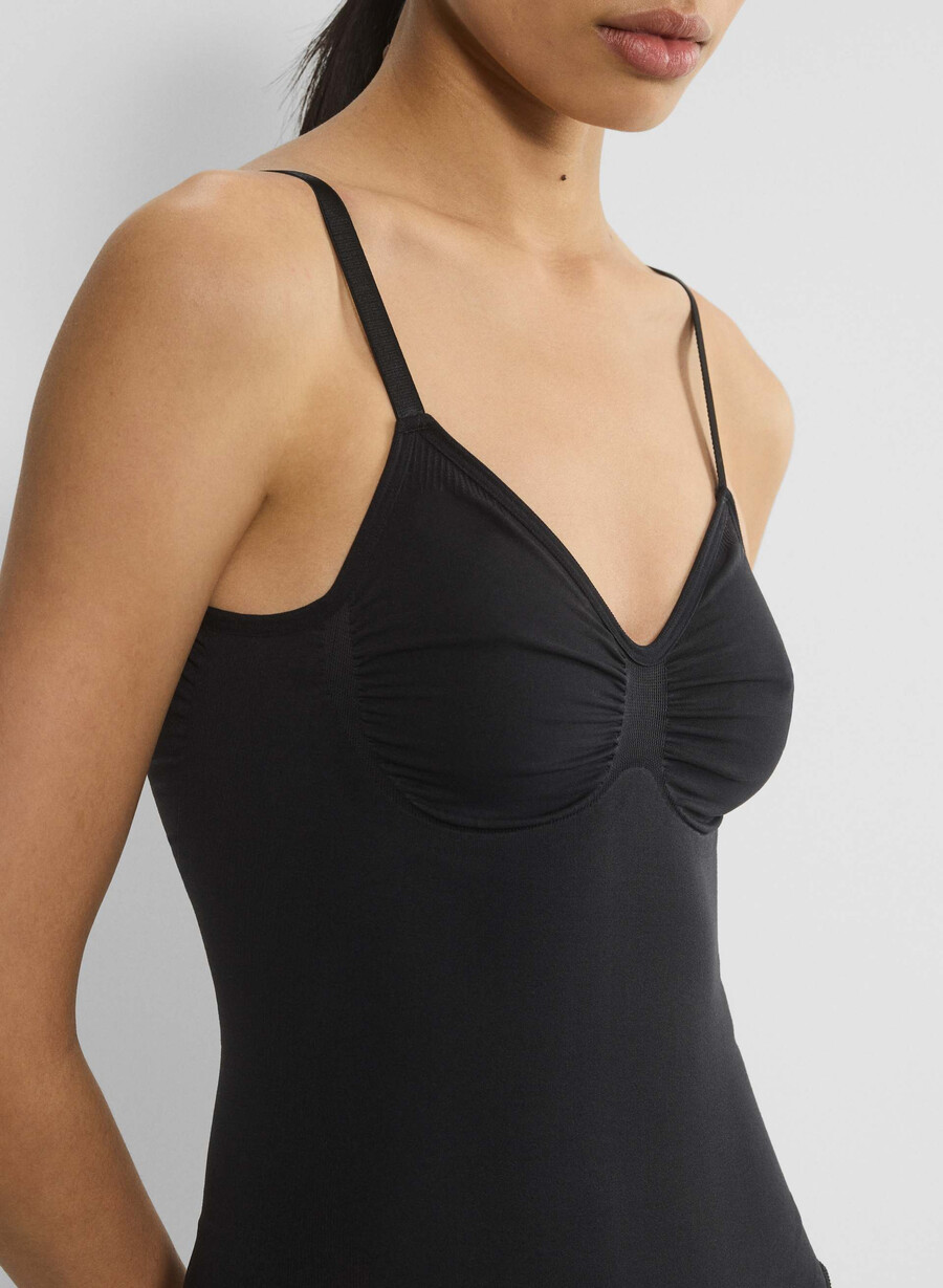 shapeenhance string-body mit tiefem rückenausschnitt schwarz