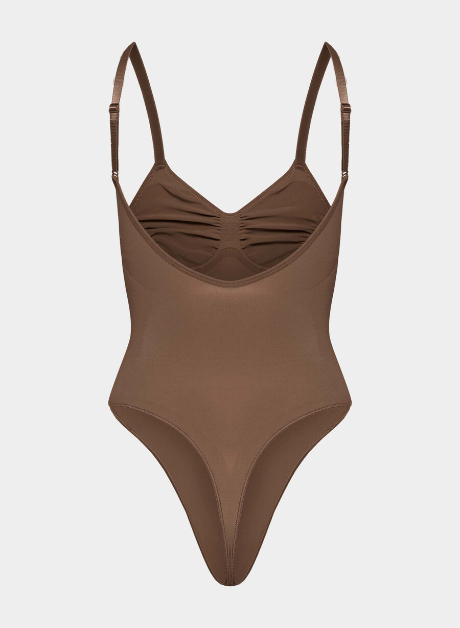 shapeenhance string-body mit tiefem rückenausschnitt in kakaobohnenfarbe