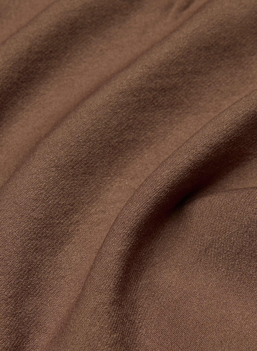 shapeenhance string-body mit tiefem rückenausschnitt in kakaobohnenfarbe