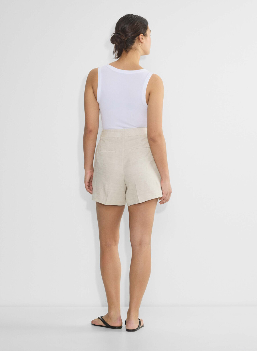 die mühelose short curve-fit mid-thigh natural ecru