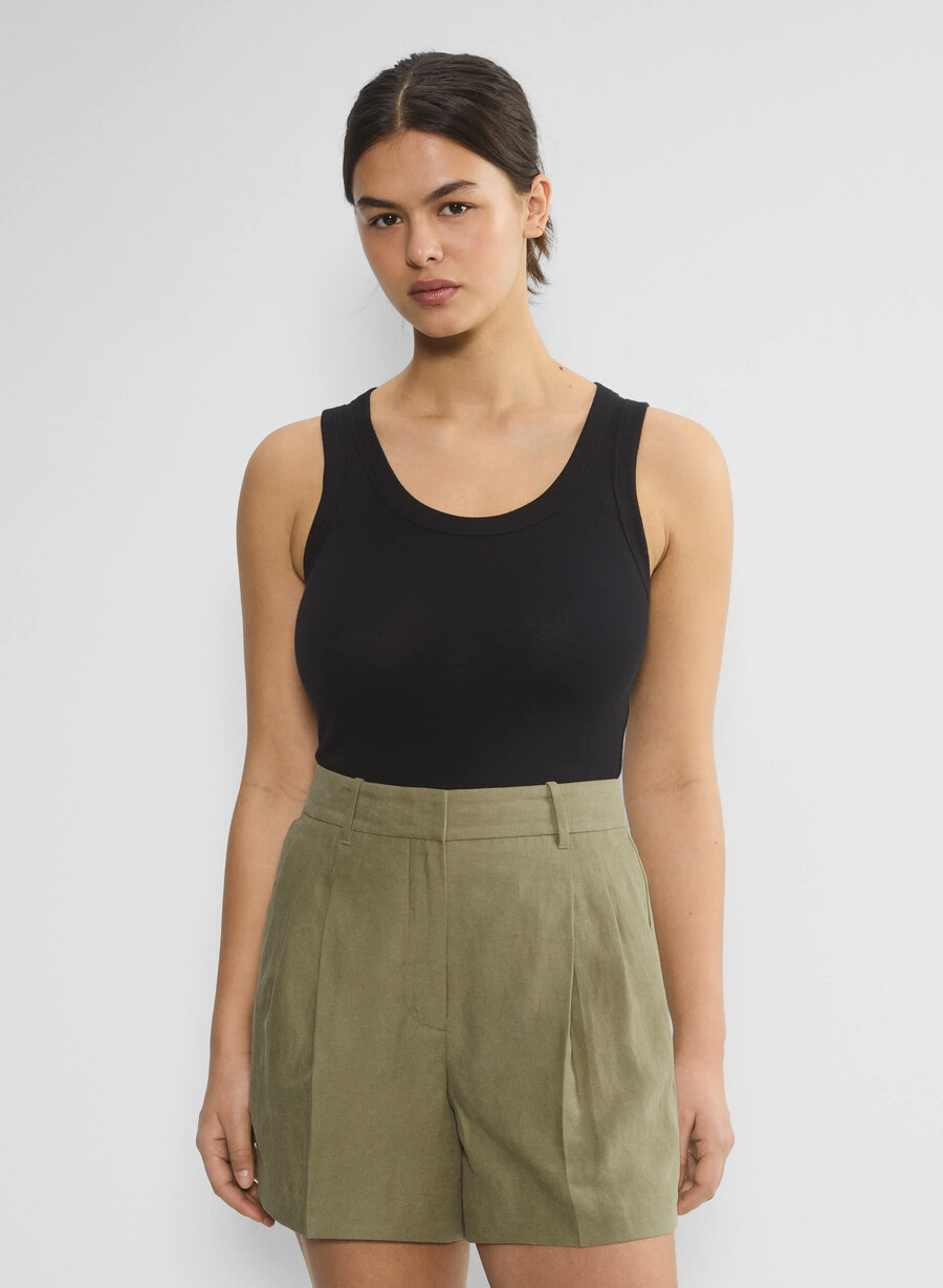 die mühelose short curve-fit mid-thigh sundried olive