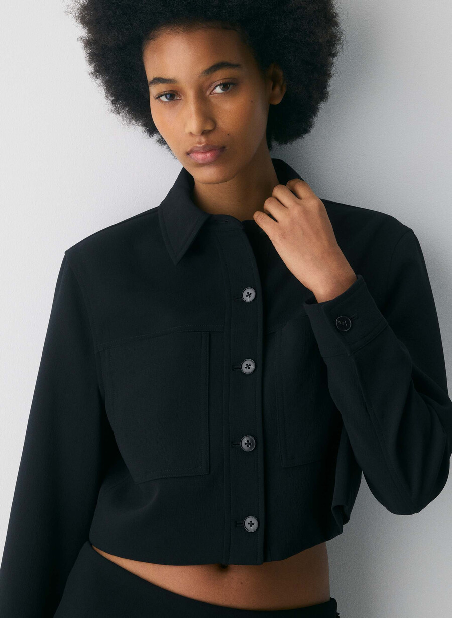 kurze kurze jacke – crepette schwarz