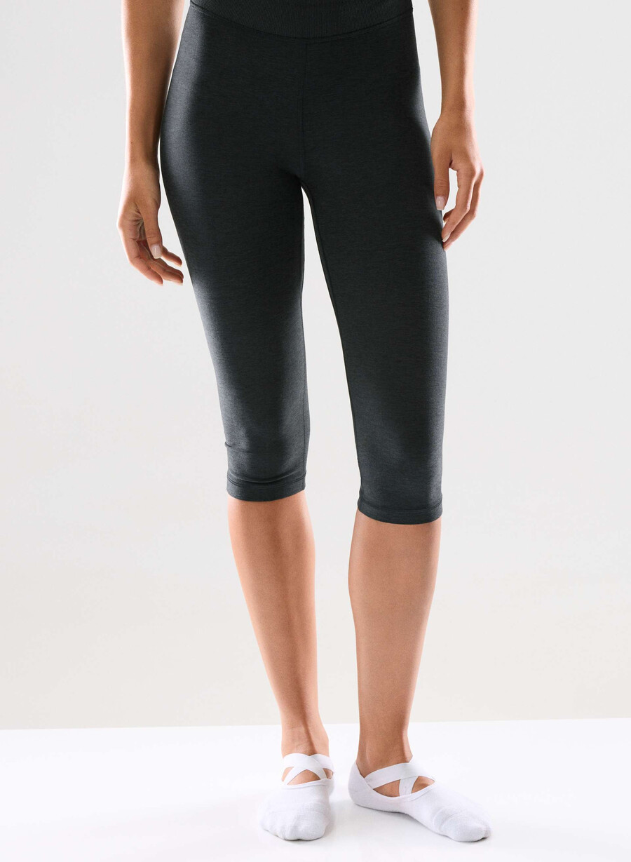 softwhip flawless hi-rise caprihose heather black