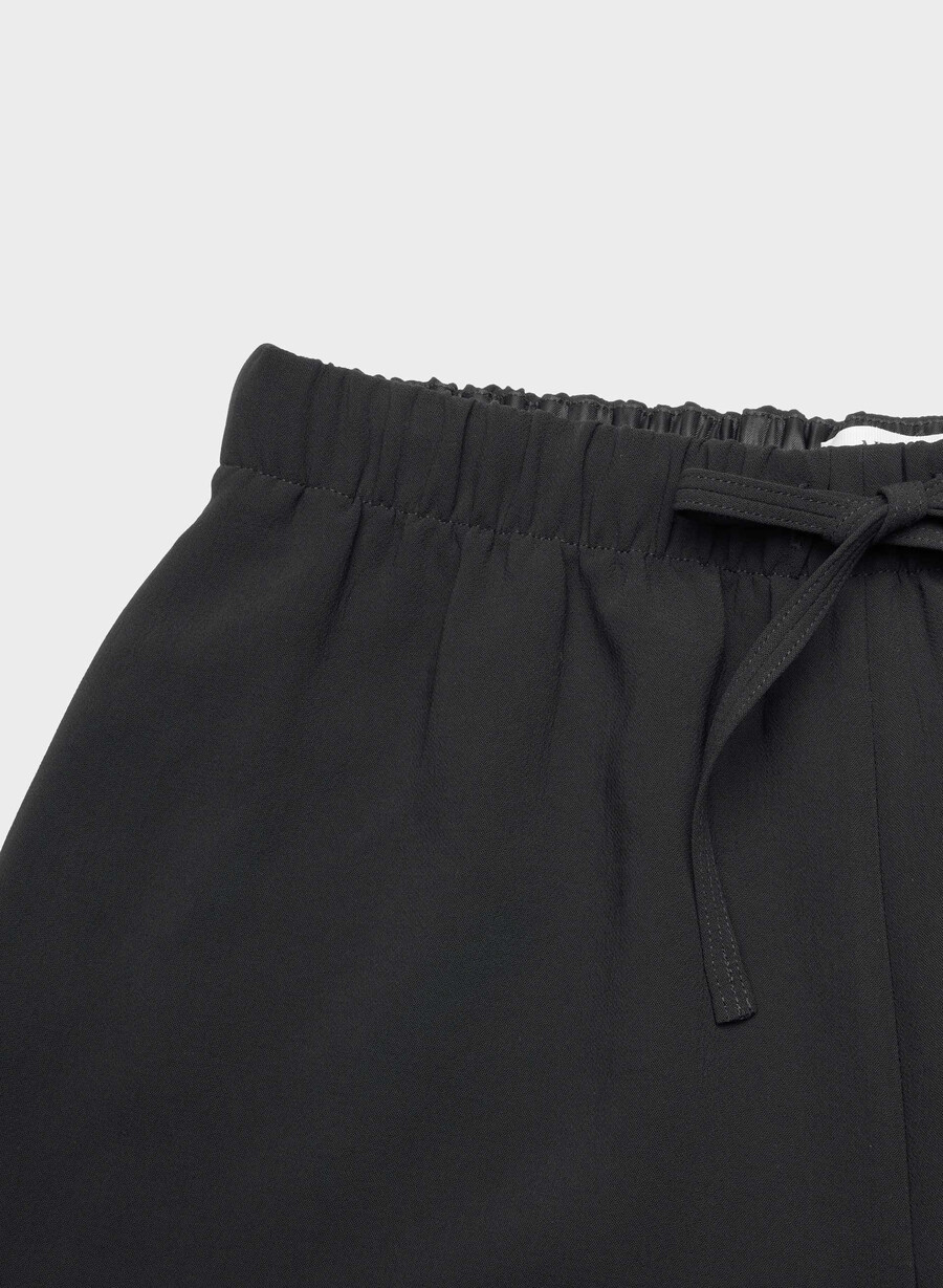 lodge short mid-thigh - crepette schwarz